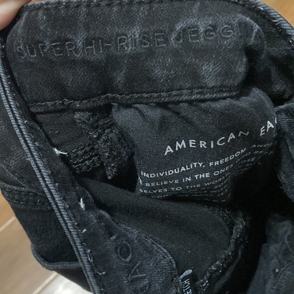 American Eagle Destroyed Super Hi-Rise Next Level Stretch Black Jegging - Picture 5 of 5